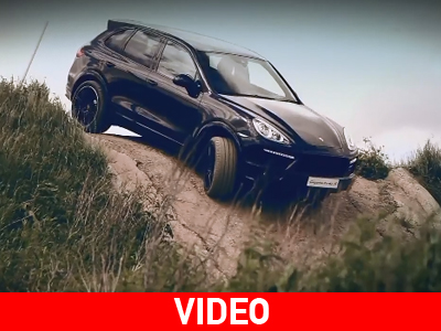 Τα… σπάει και εκτός δρόμου η Porsche Cayenne